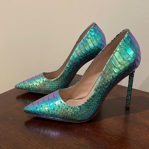 Steve Madden Iridescent Pumps